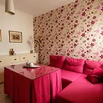Rentalsevilla Centrico Apartamento Junto Al Guadalquivir Con Parking Coche Mediano *