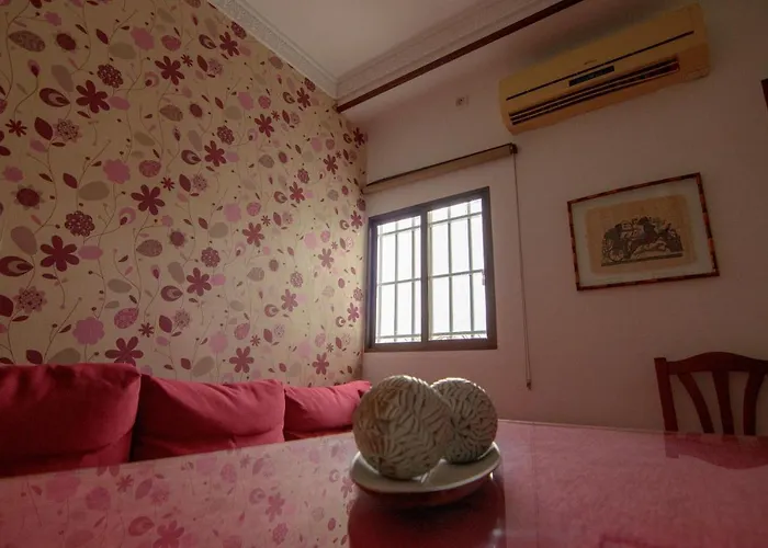 דירה Rentalsevilla Centrico Apartamento Junto Al Guadalquivir Con Parking Coche Mediano