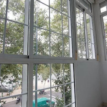 Rentalsevilla Centrico Apartamento Junto Al Guadalquivir Con Parking Coche Mediano